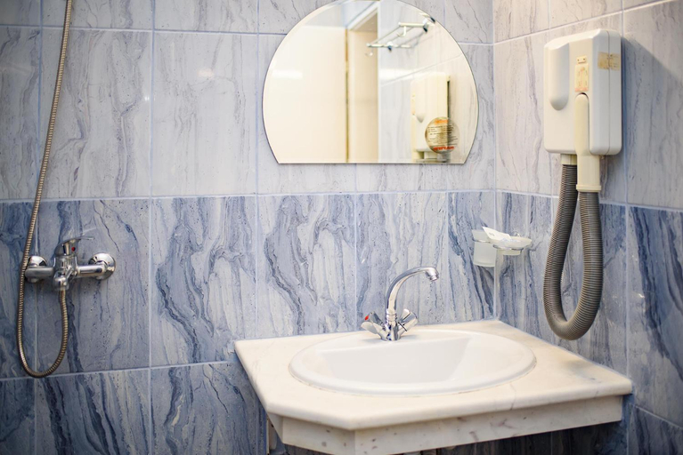 Bathroom 3, Family Hotel Varna, Varna