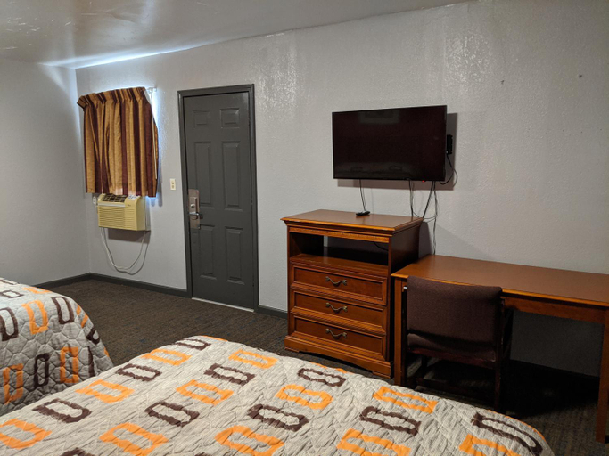 Bedroom, Budget Inn El Reno, Canadian