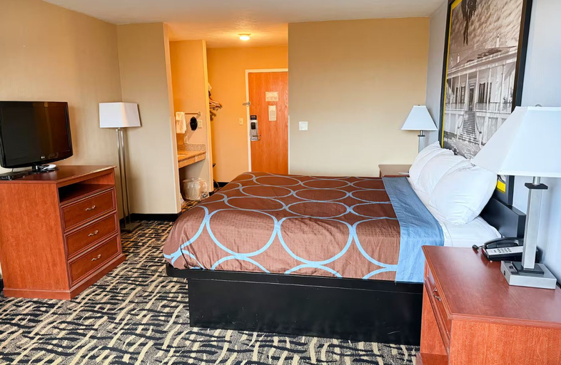 Bedroom 3, Super 8 by Wyndham Cozad, Dawson