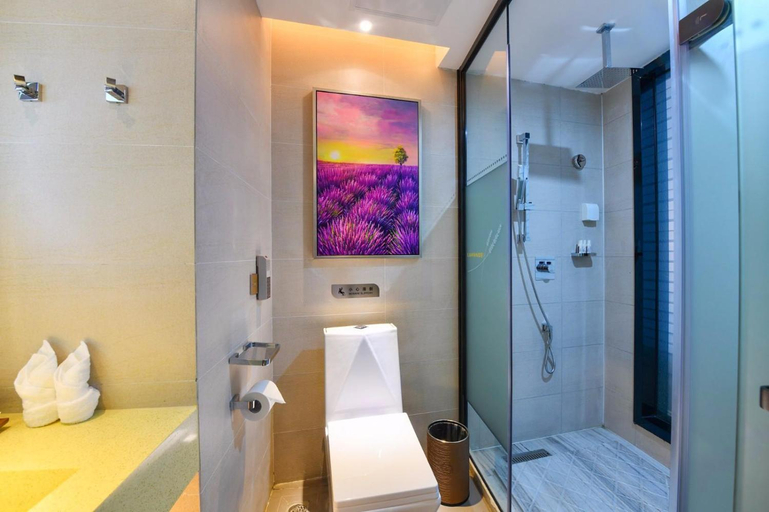 Bathroom 4, Lavande Hotel South Huizhou High-Speed Railway Station Wanlian Plaza, Huizhou