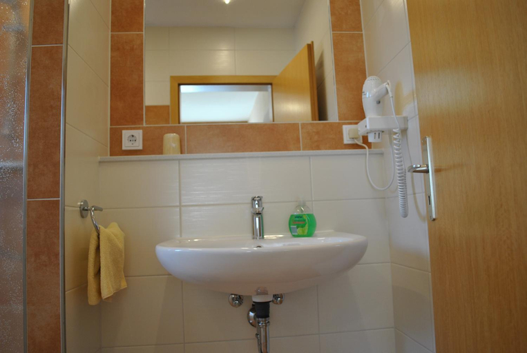 Bathroom 3, Landgasthof Fleischhauer, Vogelsbergkreis