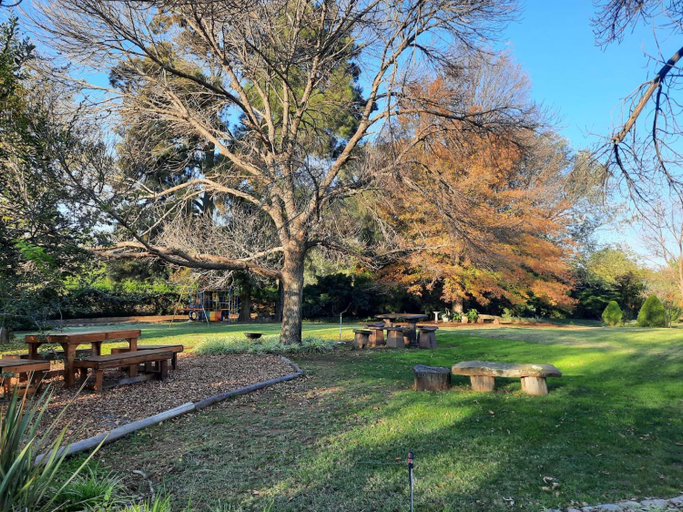 Others 5, Pecan Grove, Fezile Dabi