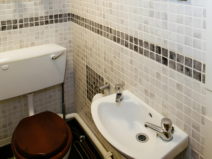 Bathroom 3, Rooms by Maes y mor Town Centre, Ceredigion