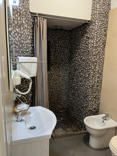 Bathroom 12