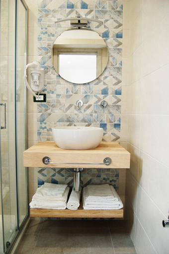 Bathroom 2, Tenuta Verdolivo, Brindisi