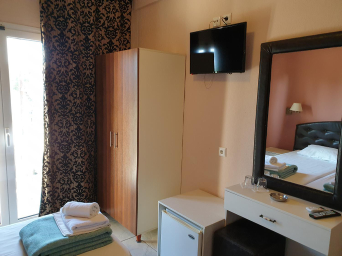 Bedroom 2, Plaza Hotel, Central Macedonia