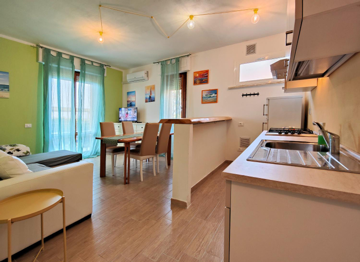 Others 5, Sea view and ground floor Apartments le Dune, Livorno