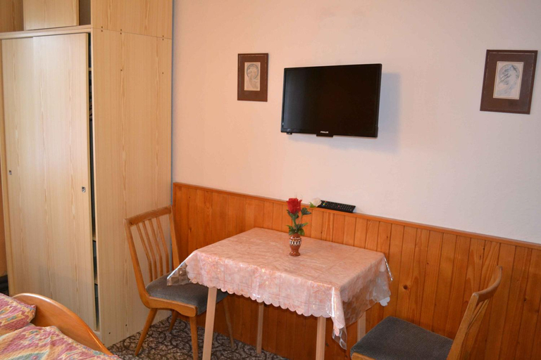 Others 4, Penzion Hainis, Trutnov