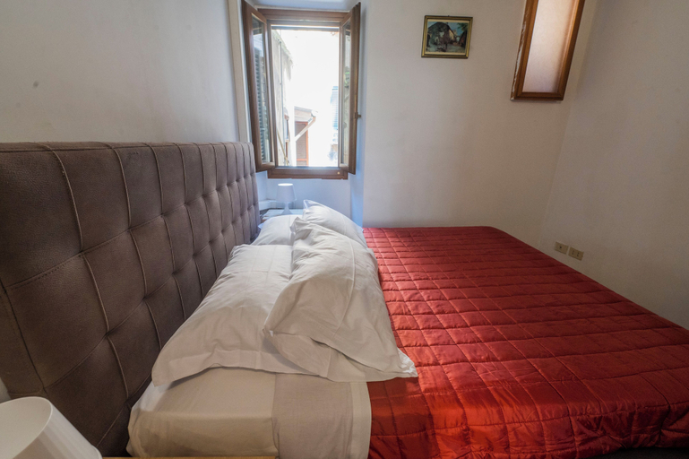 Bedroom 4, Campo De Fiori Large Family Apartment, Rome