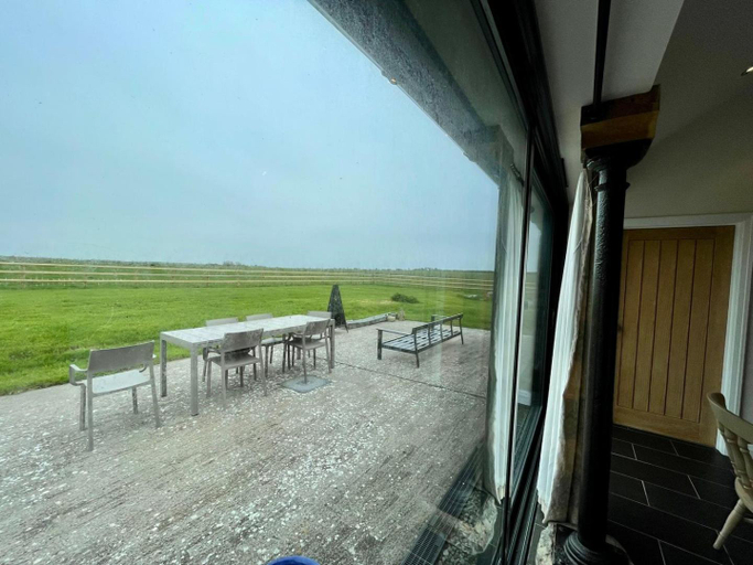 Others 5, Charming 3BR Cottage with Garden | Southerndown, Vale of Glamorgan