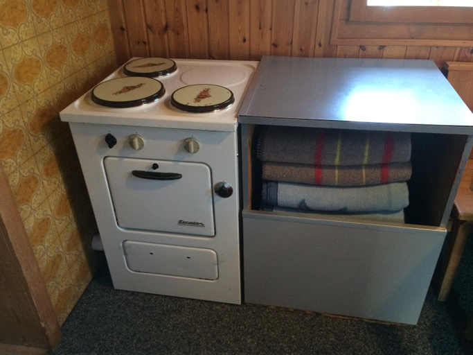 Others 2, Gruppenhaus im Walliser Alpstyle, Brig