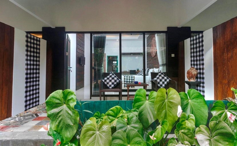 Exterior 9
