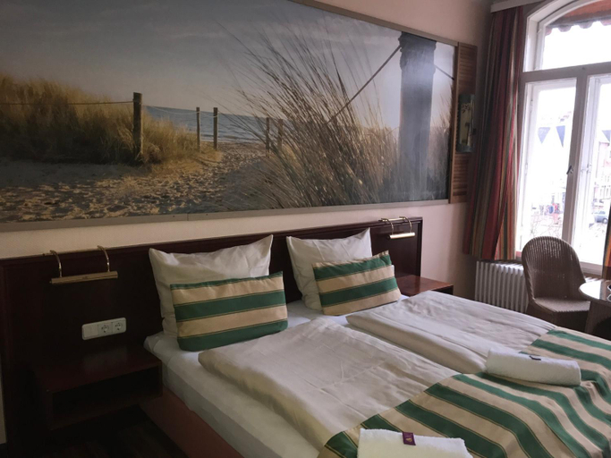 Bedroom 3, Stilbruch Gluckstadt, Steinburg