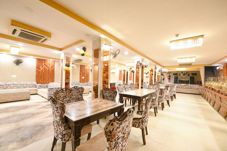 Food & Drinks 3, Fabhotel Royal Mountain, Faridabad