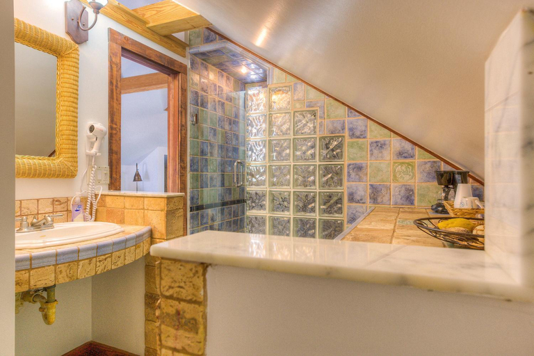 Bathroom 4, Key West Harbor Inn - Adults Only, Monroe
