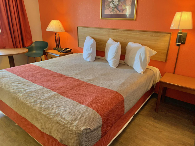 Bedroom 4, Imperial Inn, Burlington