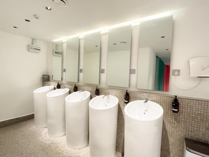 Bathroom 27