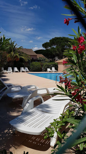 Others 5, Mes maisons a la Pinede, Var