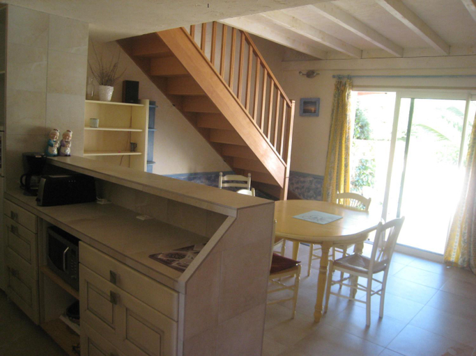 Others 2, Mes maisons a la Pinede, Var