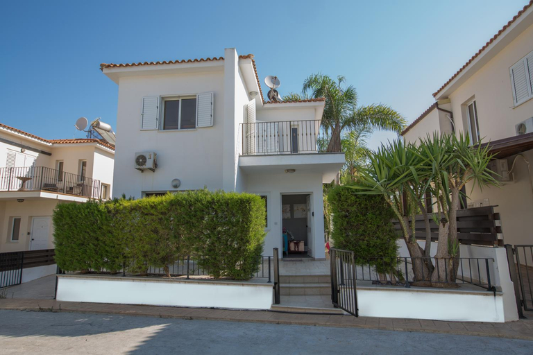 Others 3, Papantonia House