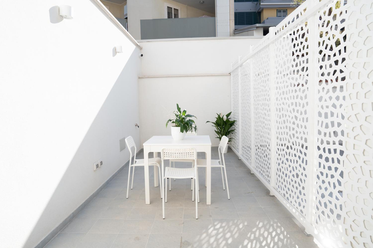 Others 3, PALAZZO ENNIO, Bari