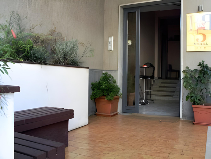 Others 5, B&B 5 Sensi, Catania