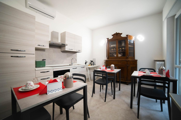 Others 4, Residenza Ponte Catena, Verona
