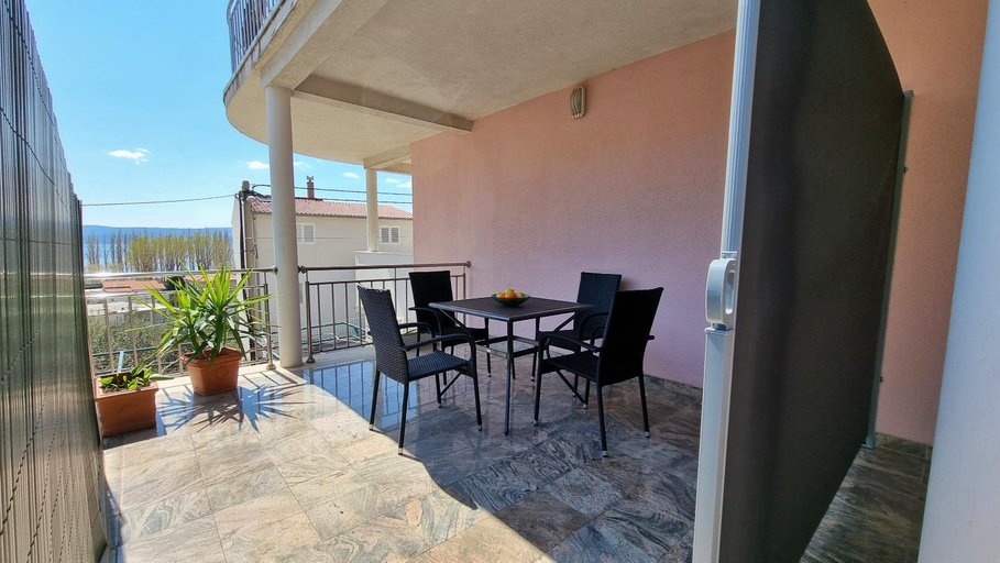 Others 3, Apartments Stare Duce 6, Dugi Rat