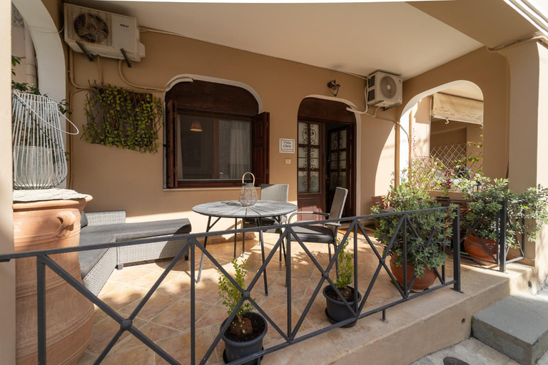 Others 5, villa Chris, Peloponnese