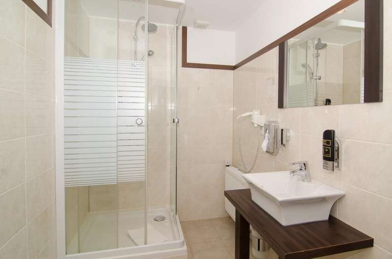 Others 5, Hotel -Restaurant Taormina, Enzkreis
