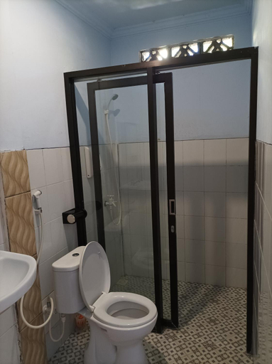 Bathroom, Merendeng Hostel Kuta, Lombok