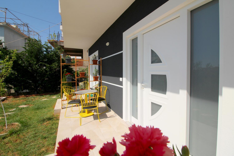 Others 5, Alis Apartments, Sarandës