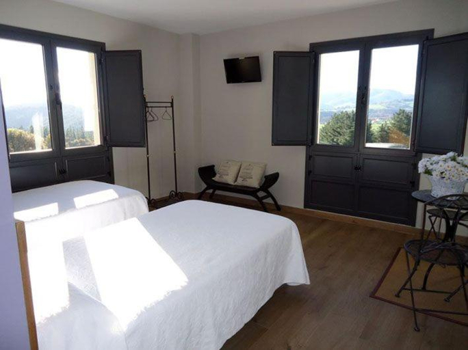 Bedroom 2, Albergue Restaurante Casa Herminia, Asturias