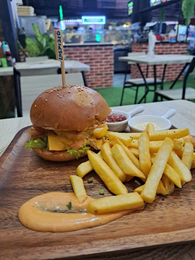 Food & Drinks 4, Lo Sfizio, Pulau Phuket