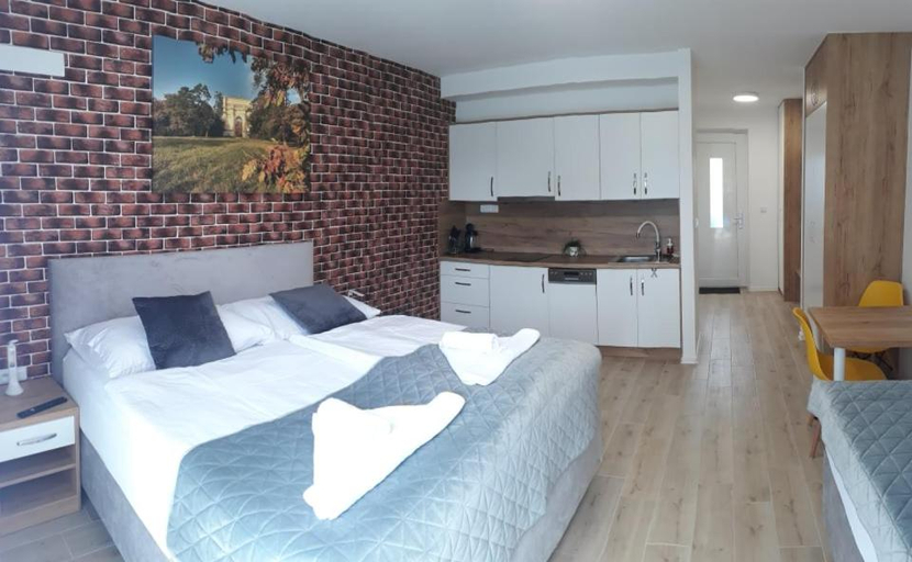 Others 2, Apartmanovy dum na kolonade, Břeclav