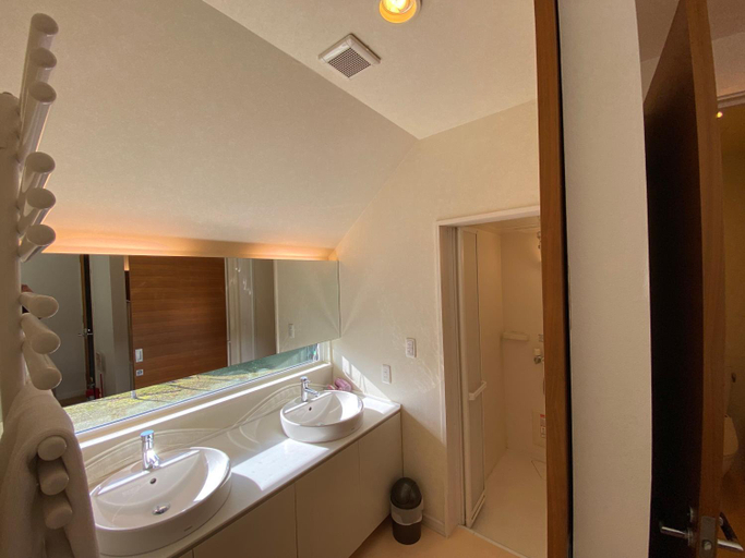 Shower 2, Aster, Kutchan