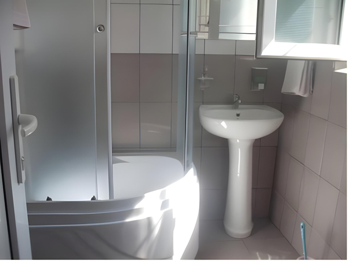 Bathroom 2, Pensiunea Caro, Deva