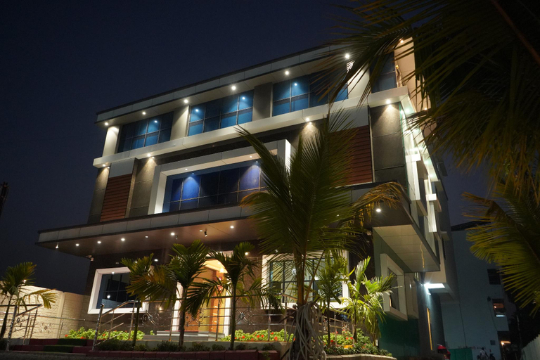 Others 5, Vakratunda Executive, Pune