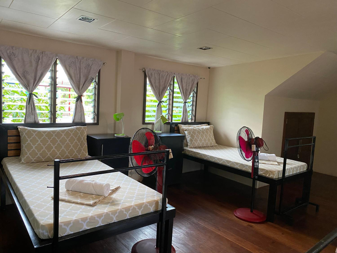 Others 4, Happy Camper Hostel, Coron