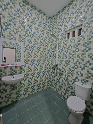 Bathroom 3, LOSMEN 88 TENTENA, Poso
