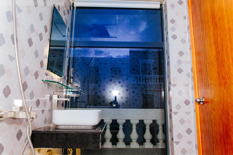 Bathroom 3, Tre Viet Hotel, Tuy Hoa