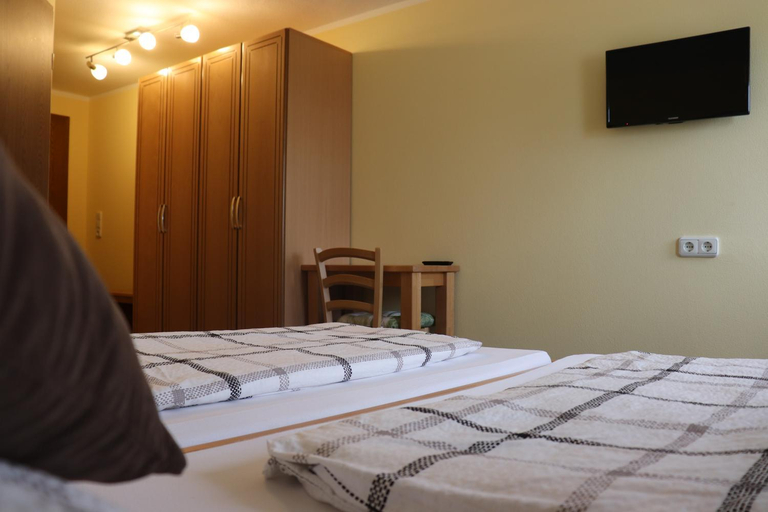 Bedroom 4, Hotel Zum Waldstein, Wunsiedel im Fichtelgebirge
