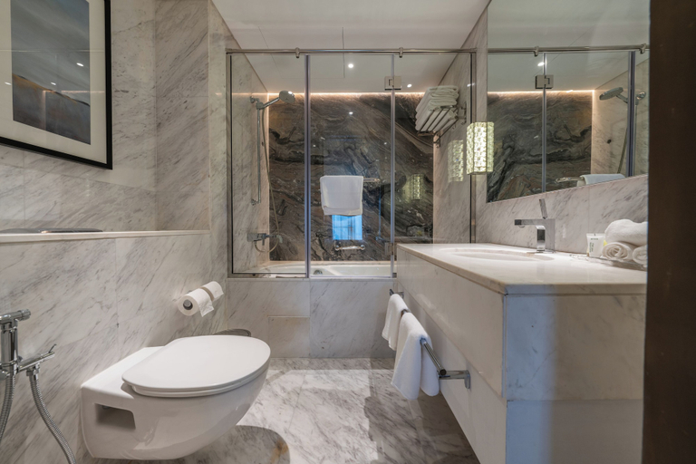 Bathroom, Holistay luxury collection1BR Dubai mall, Dubai