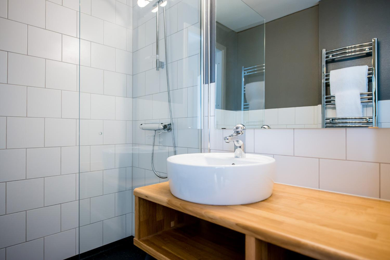 Bathroom 4, Gylle Hotell & Restaurang Brodernas, Borlänge