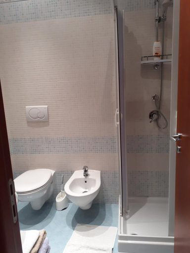 Bathroom, B&b Gaestehaus Tagaro, Bari