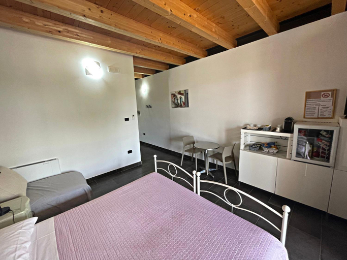 Others 2, Agriturismo scannaporco, Mantua