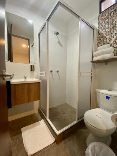 Bathroom 3, PERUGINO´S HOTEL GALERIA, Popayán