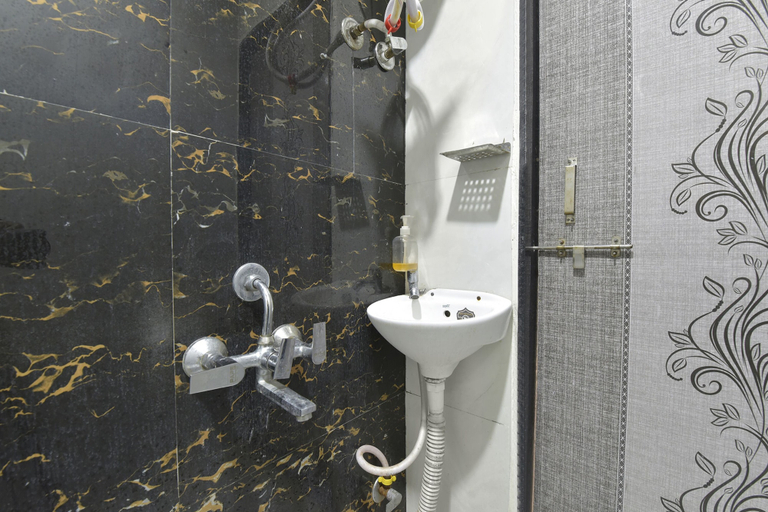 Bathroom 2, Fabexpress Himansh, Ujjain