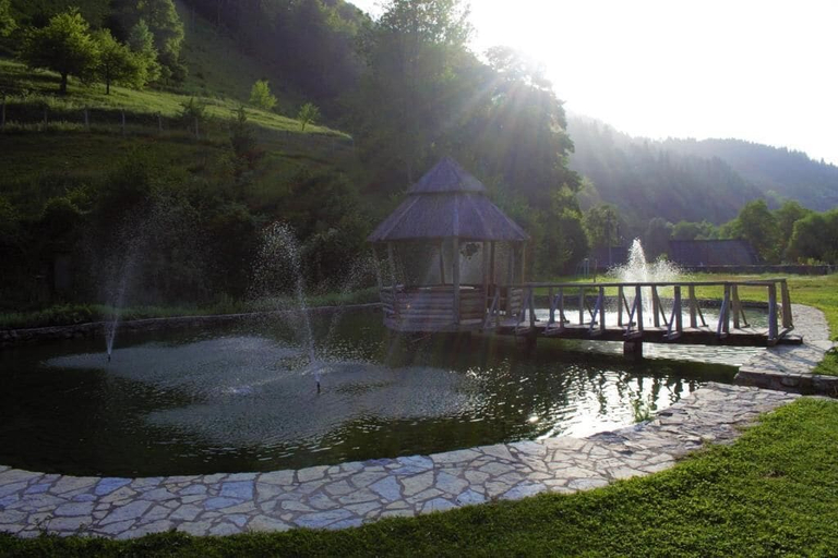 Others 4, Hotel Oka i Po
