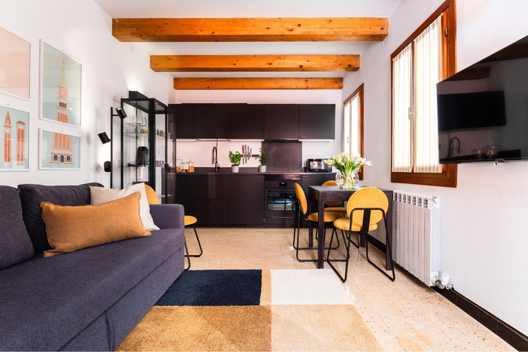 Others 5, Tintoretto Cozy Duplex R&R, Venezia